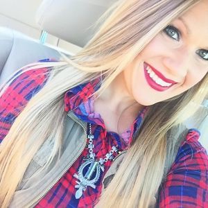 Meet your Posher, Julie